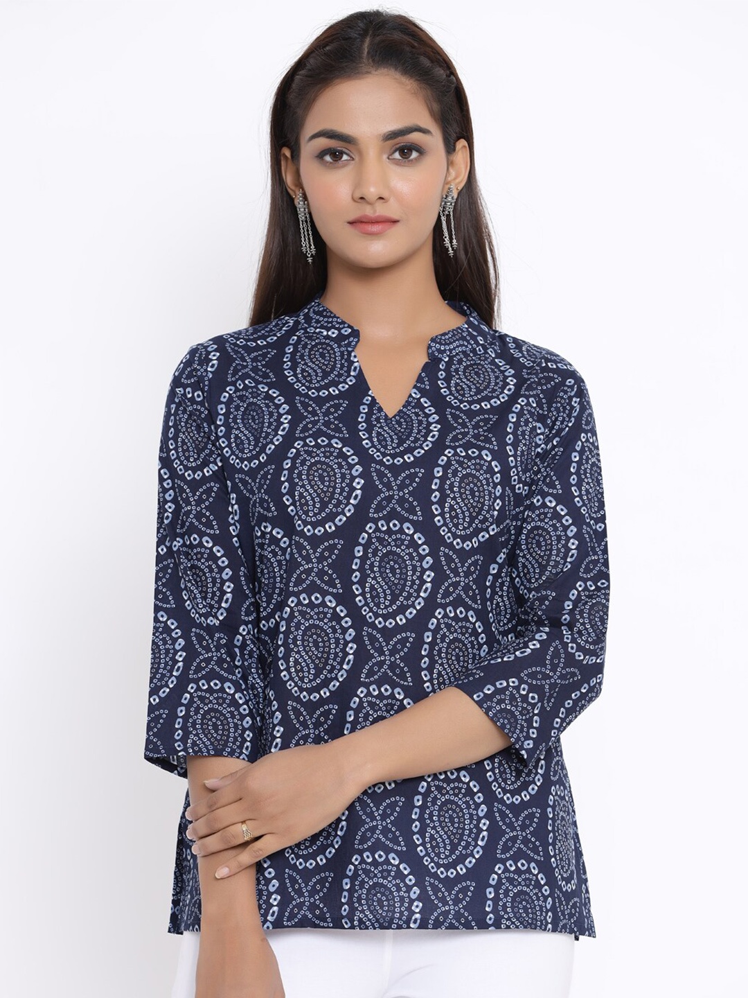 

MIRAVAN Women Blue Bandhani Printed Cotton Top