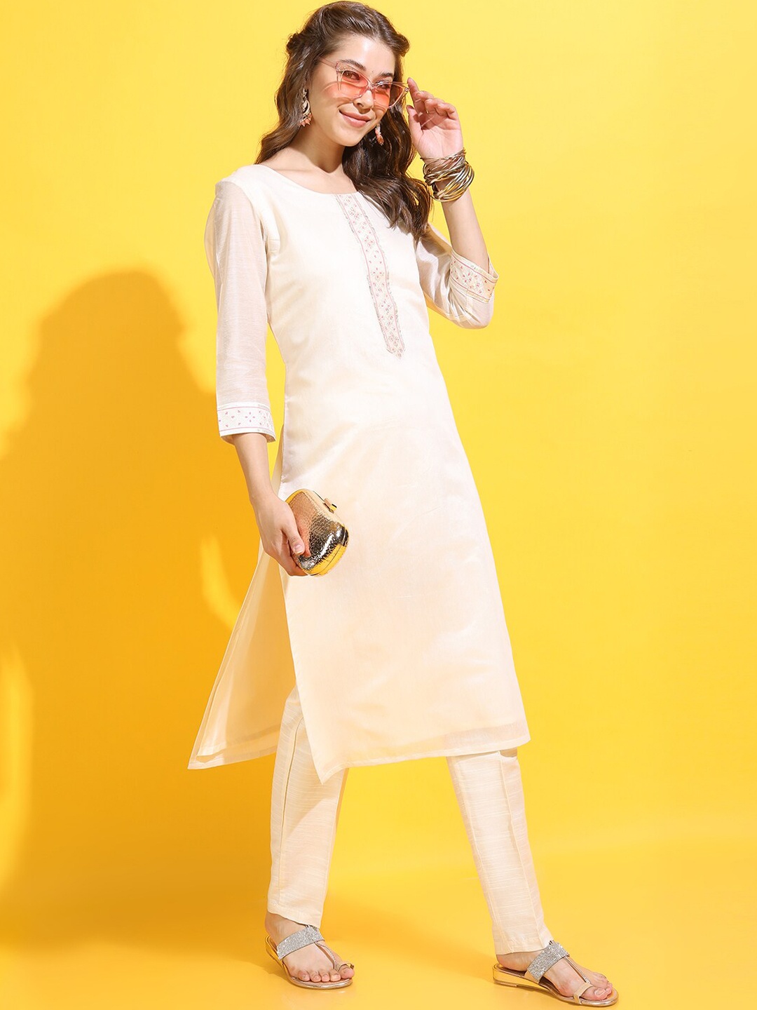 

Vishudh Women Cream-Coloured Straight Kurta