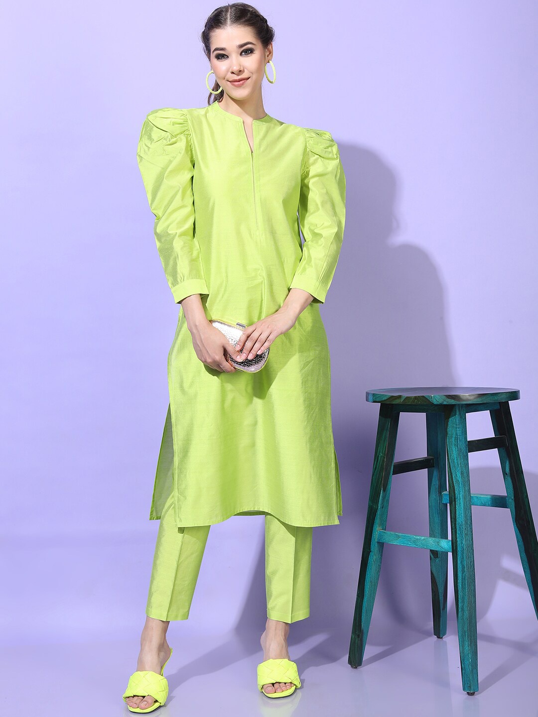 

Vishudh Women Solid Kurta with Trouser, Green