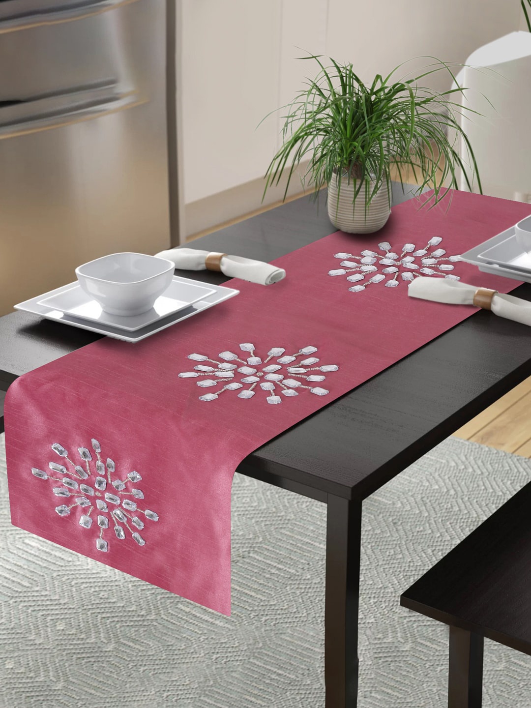 Alina decor Pink & Silver Embroidered Table Runner