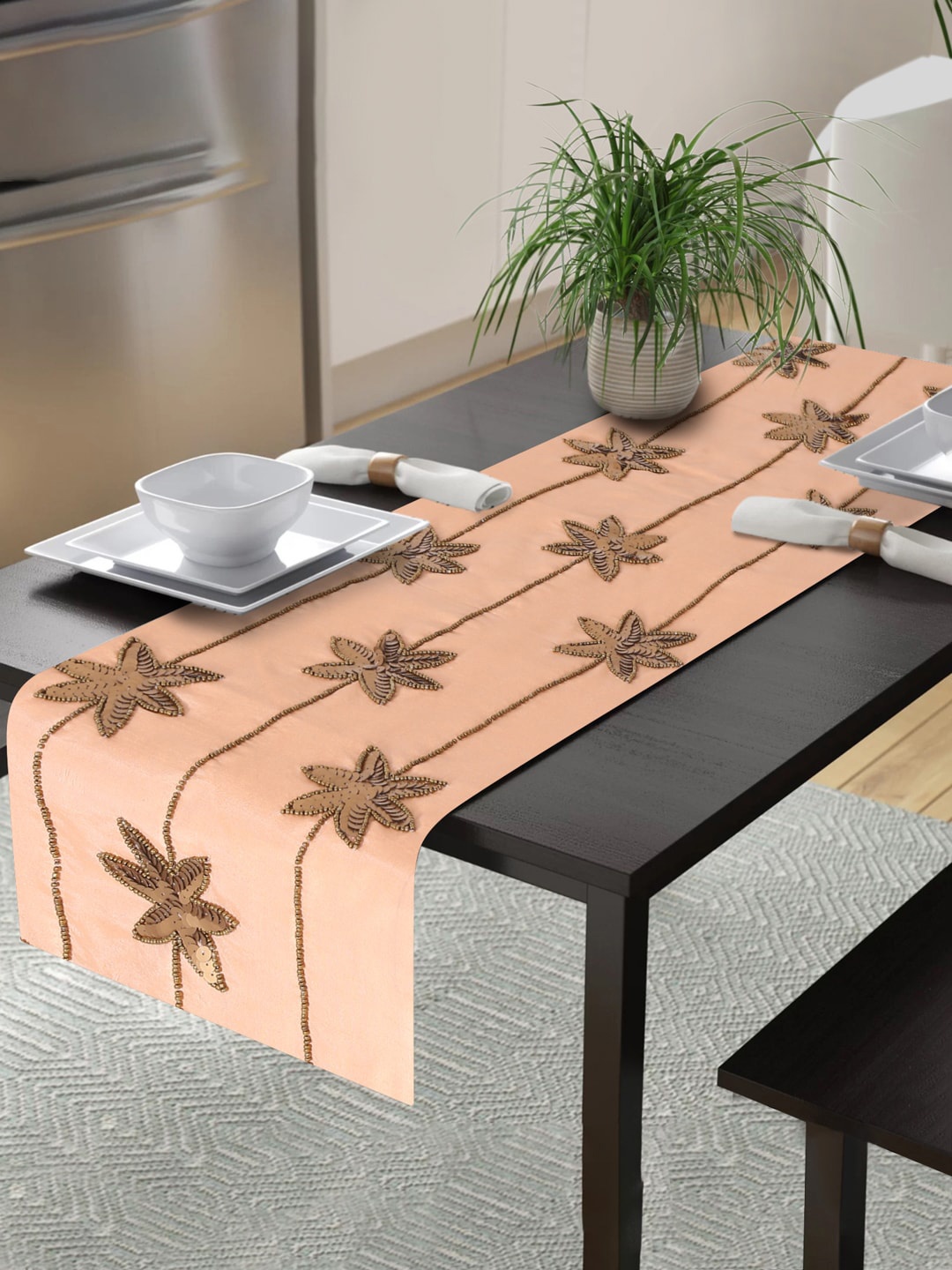 Alina decor Peach-Coloured Gold-Coloured Embellished 6-Seater Table Runner