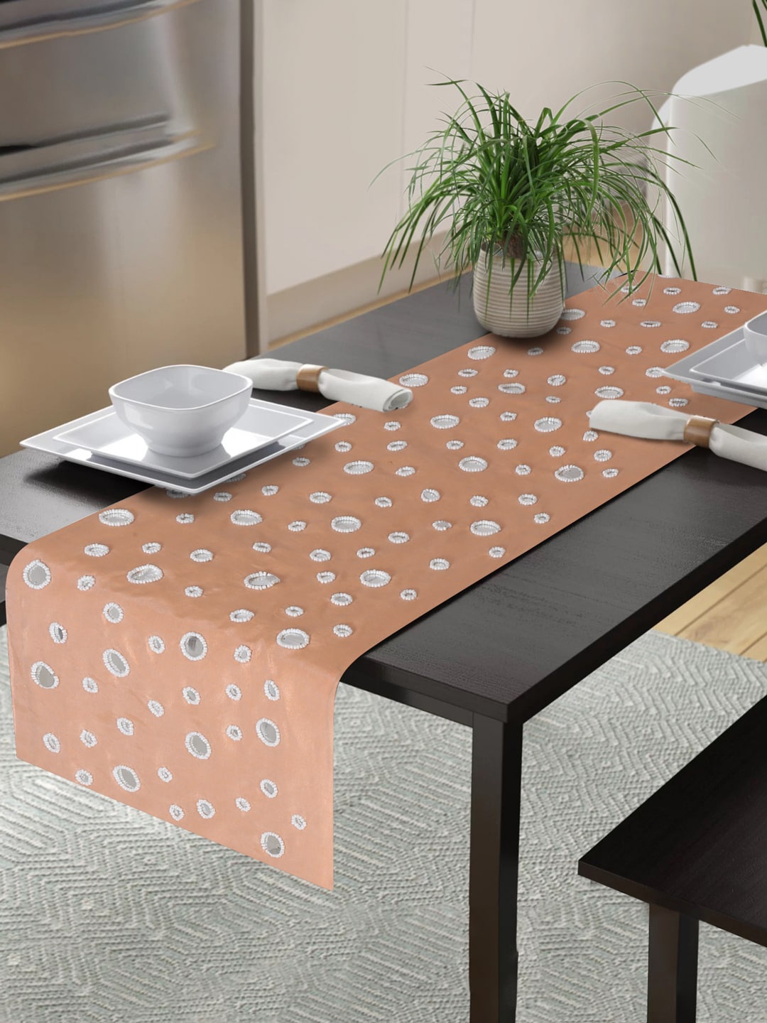 

Alina decor Peach-Coloured & White Embellished 6-Seater Table Runner