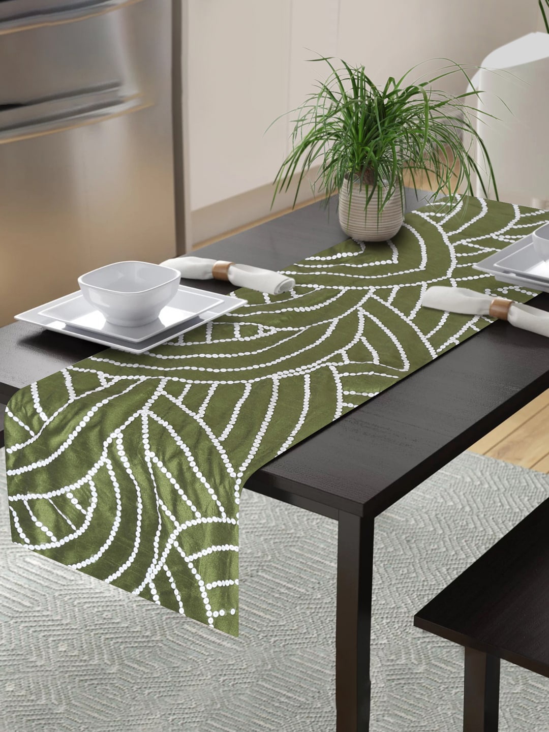Alina decor Green & White Embroidered Table Runner