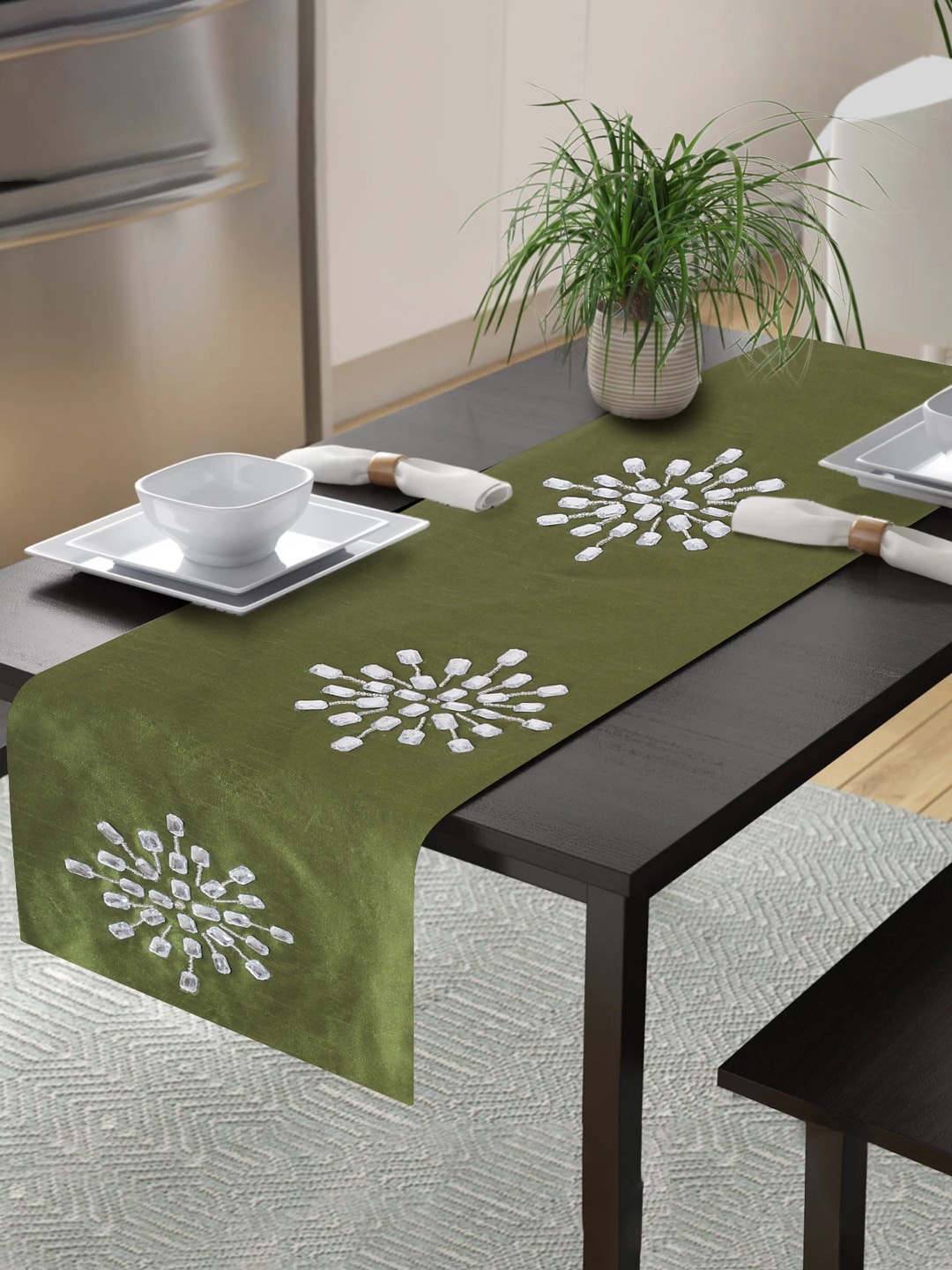 

Alina decor Green & White Embellished 6-Seater Table Runner