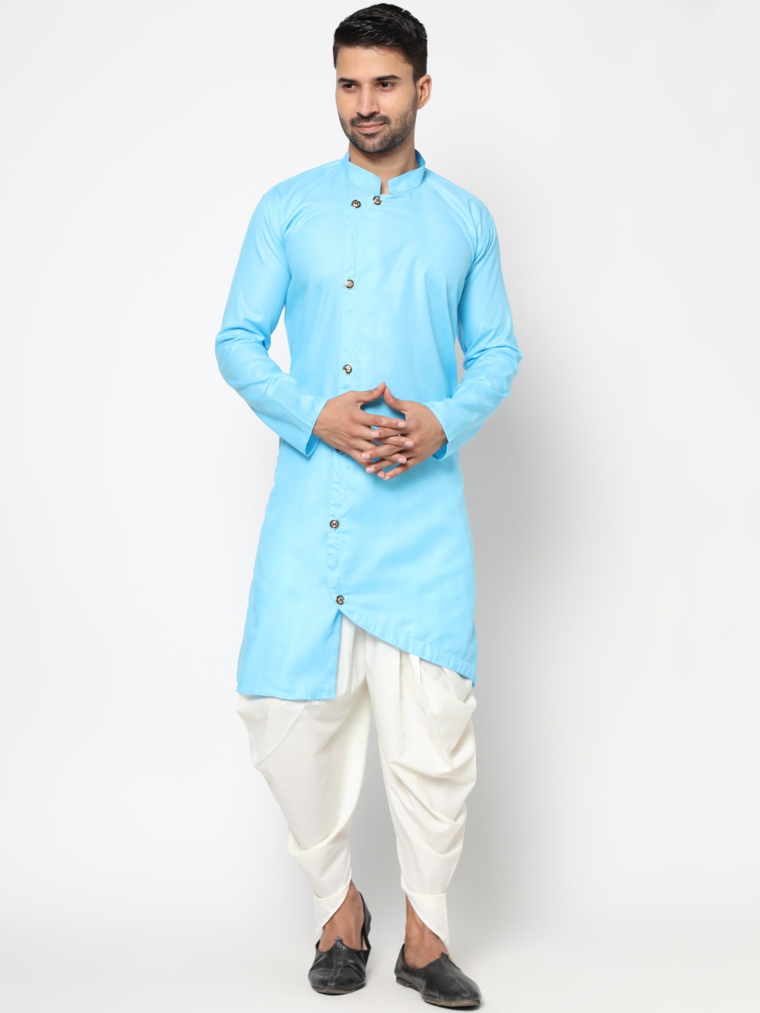 

RUDRAKSH Men Blue Solid Linen Kurta Set