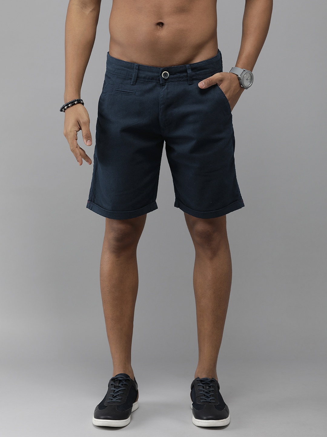 

The Roadster Lifestyle Co Men Navy Blue Chino Shorts