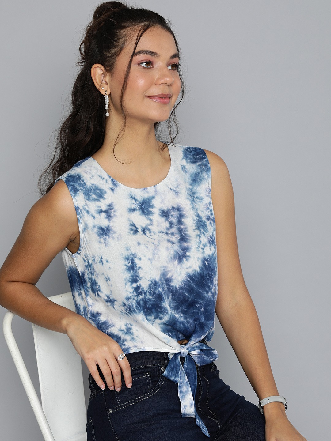 

HERE&NOW Blue & White Tie and Dye Crop Top