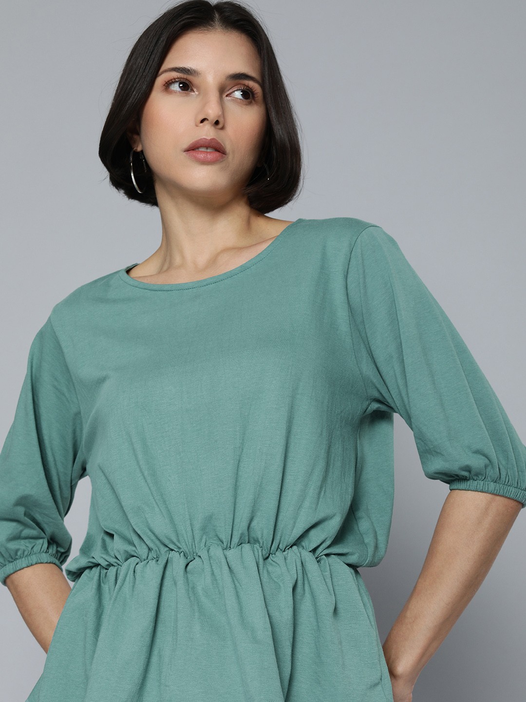 

Harvard Women Green Solid Bishop Sleeves Cinched Waist Top