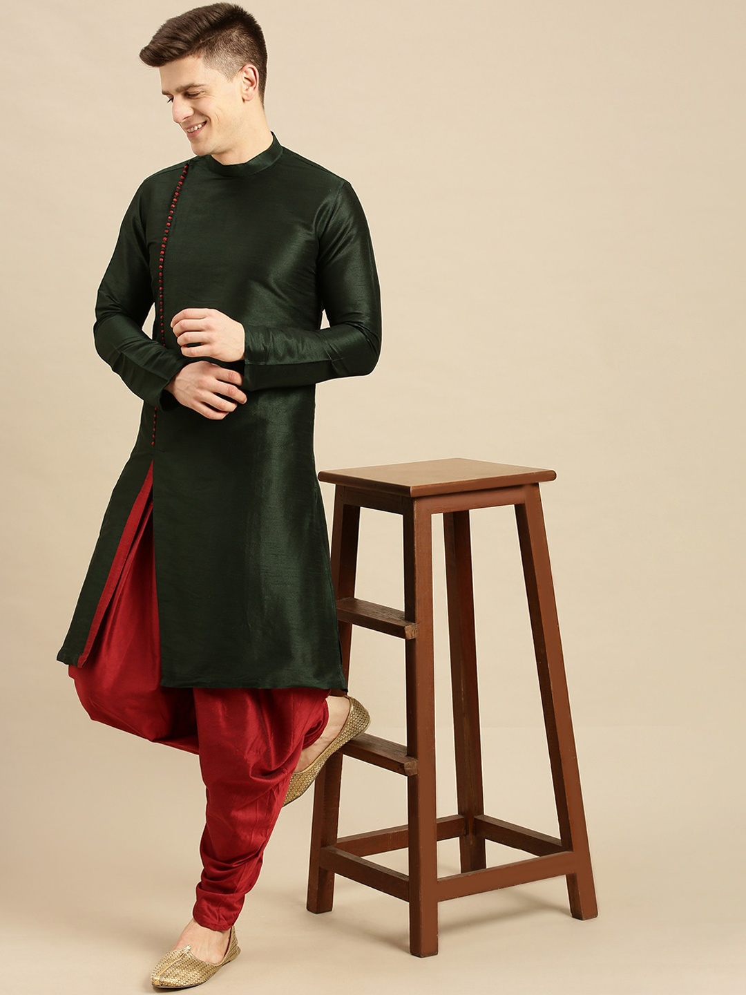 

Sanwara Men Green Angrakha Kurta with Dhoti Pants