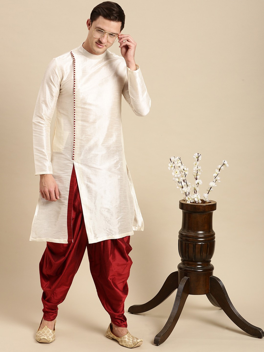 

Sanwara Men Cream-Coloured Angrakha Kurti with Dhoti Pants