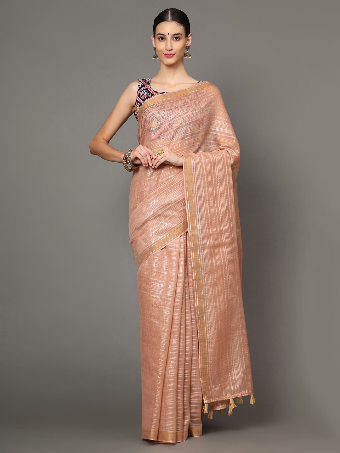 

Havida Sarees Peach-Coloured & Gold-Toned Striped Arani Saree