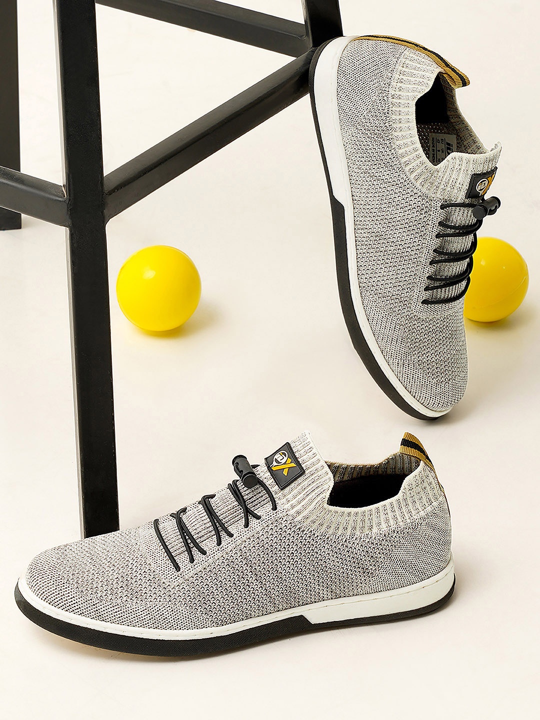 

ID Men Beige Woven Design Sneakers