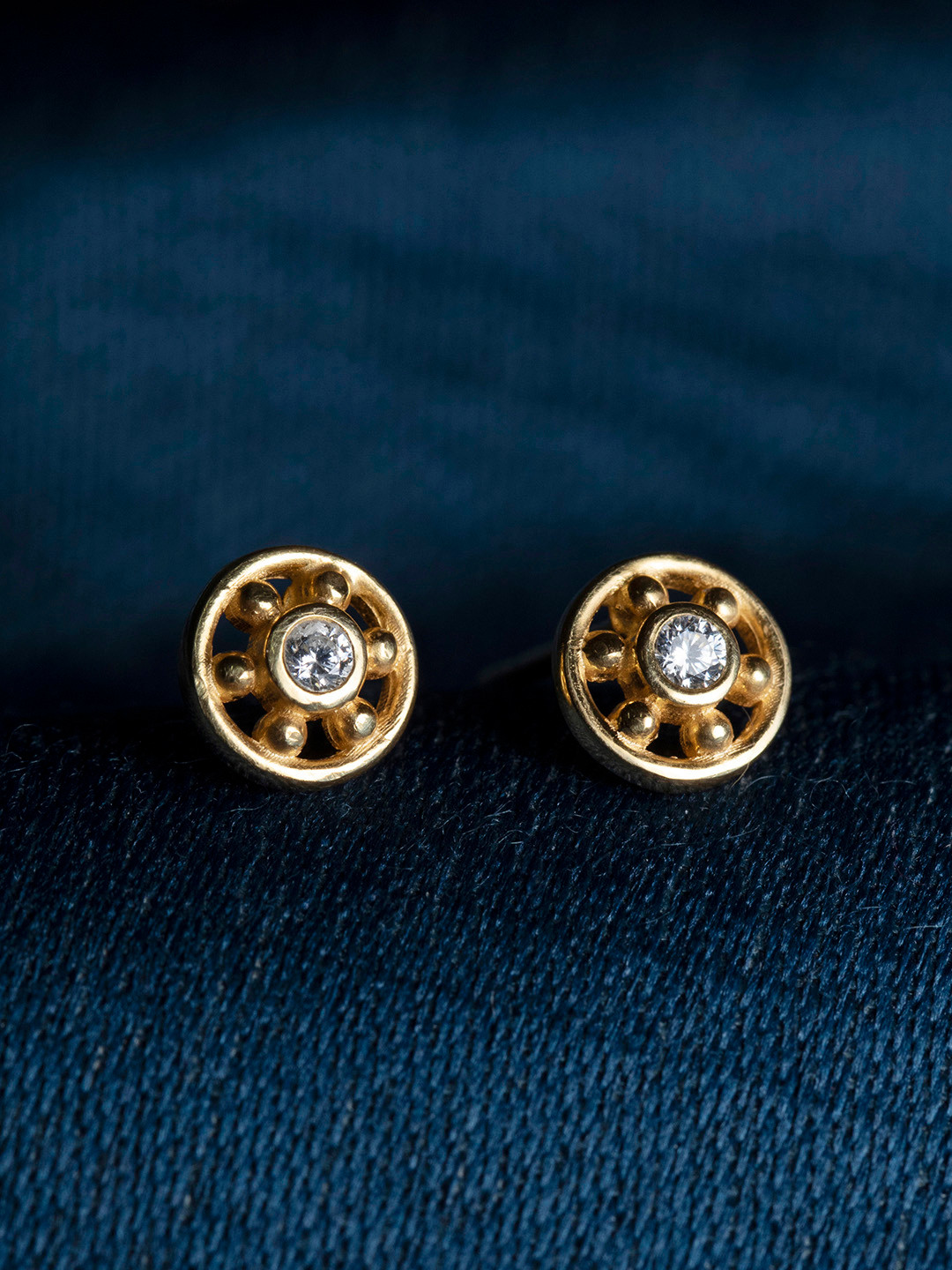 

Rubans 925 Sterling Silver Gold-Plated Classic Geometric Circular Stud Earrings