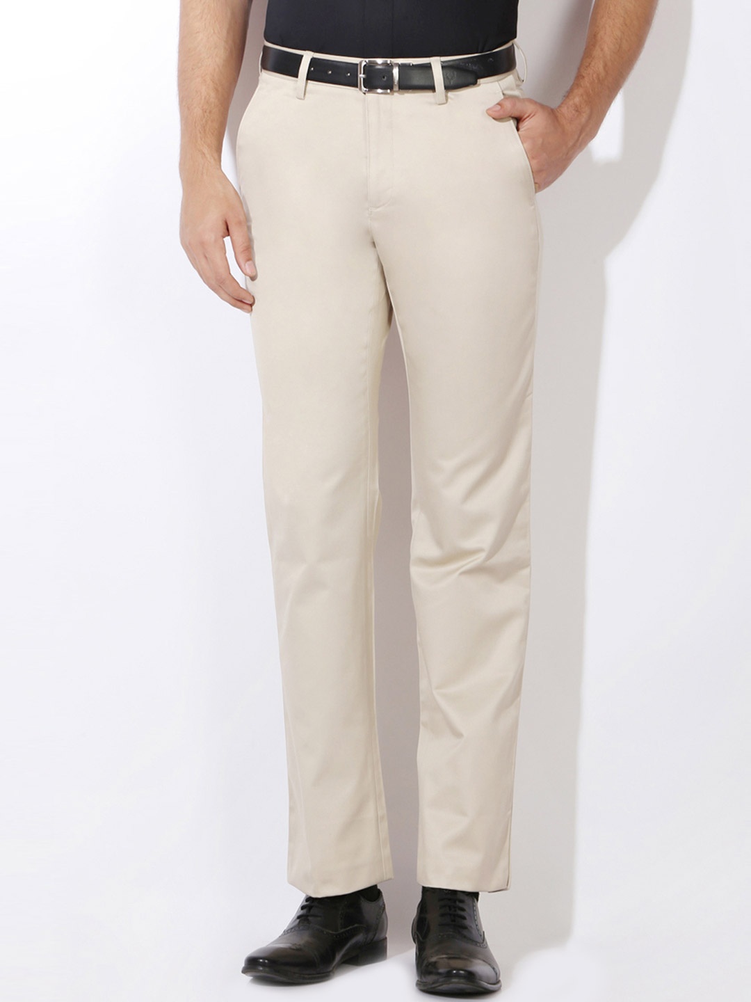 

Van Heusen Men Beige Solid Regular Fit Regular Trousers