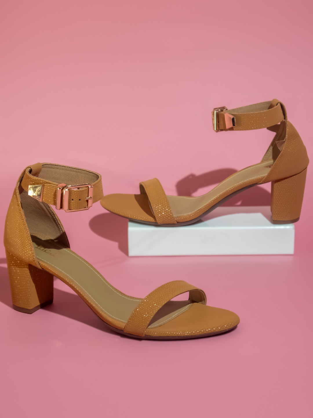 

Inc 5 Beige & Beige Textured Block Sandals