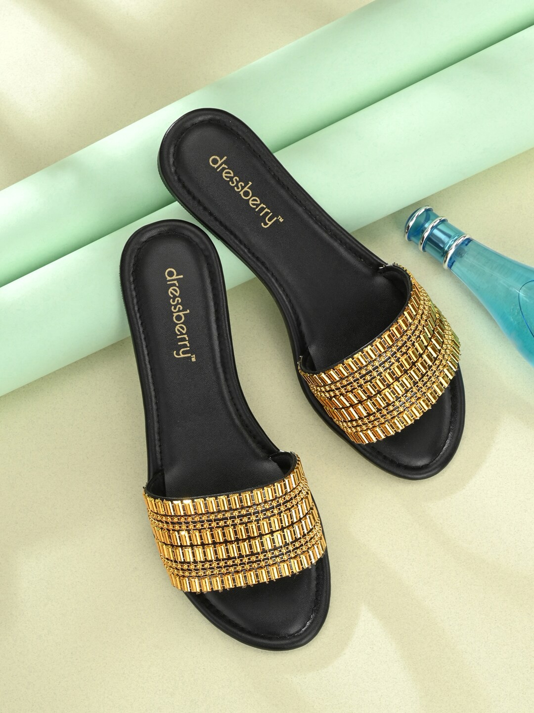 

DressBerry Women Black & Gold-Toned Open Toe Flats