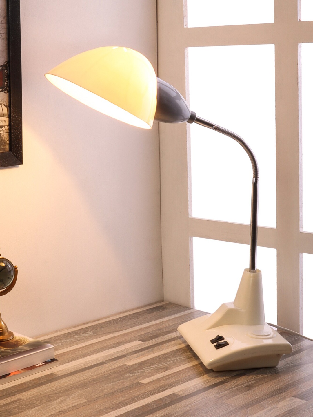 

BEVERLY STUDIO White Quirky Study Lamp