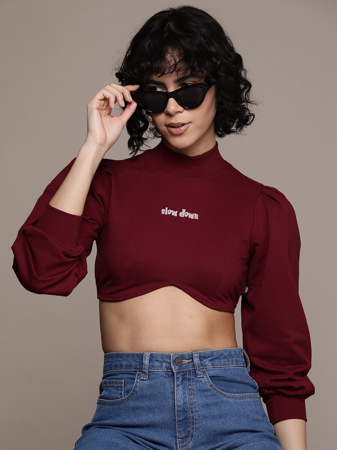 

The Roadster Lifestyle Co. Women Super Crop Sweatshirt, Burgundy