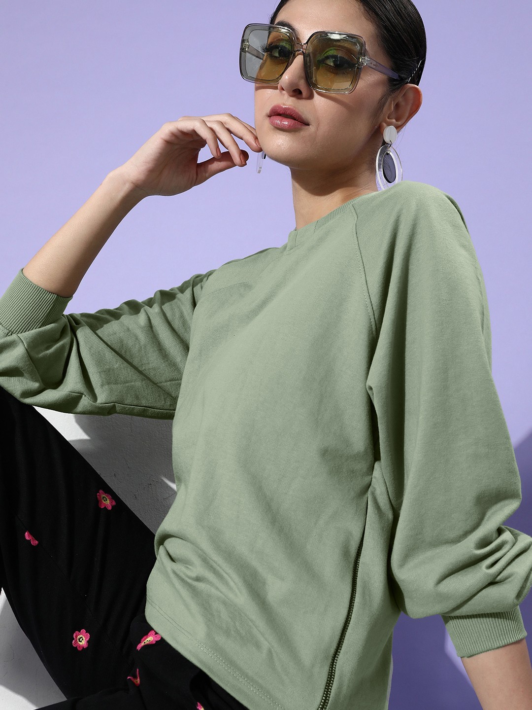 

The Roadster Life Co. Women Olive Green Solid Raglan Sleeves Sweatshirt