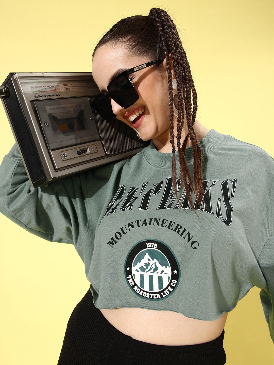

The Roadster Lifestyle Co. Women Sage Green Printed Round Neck Crop Sweatshirt