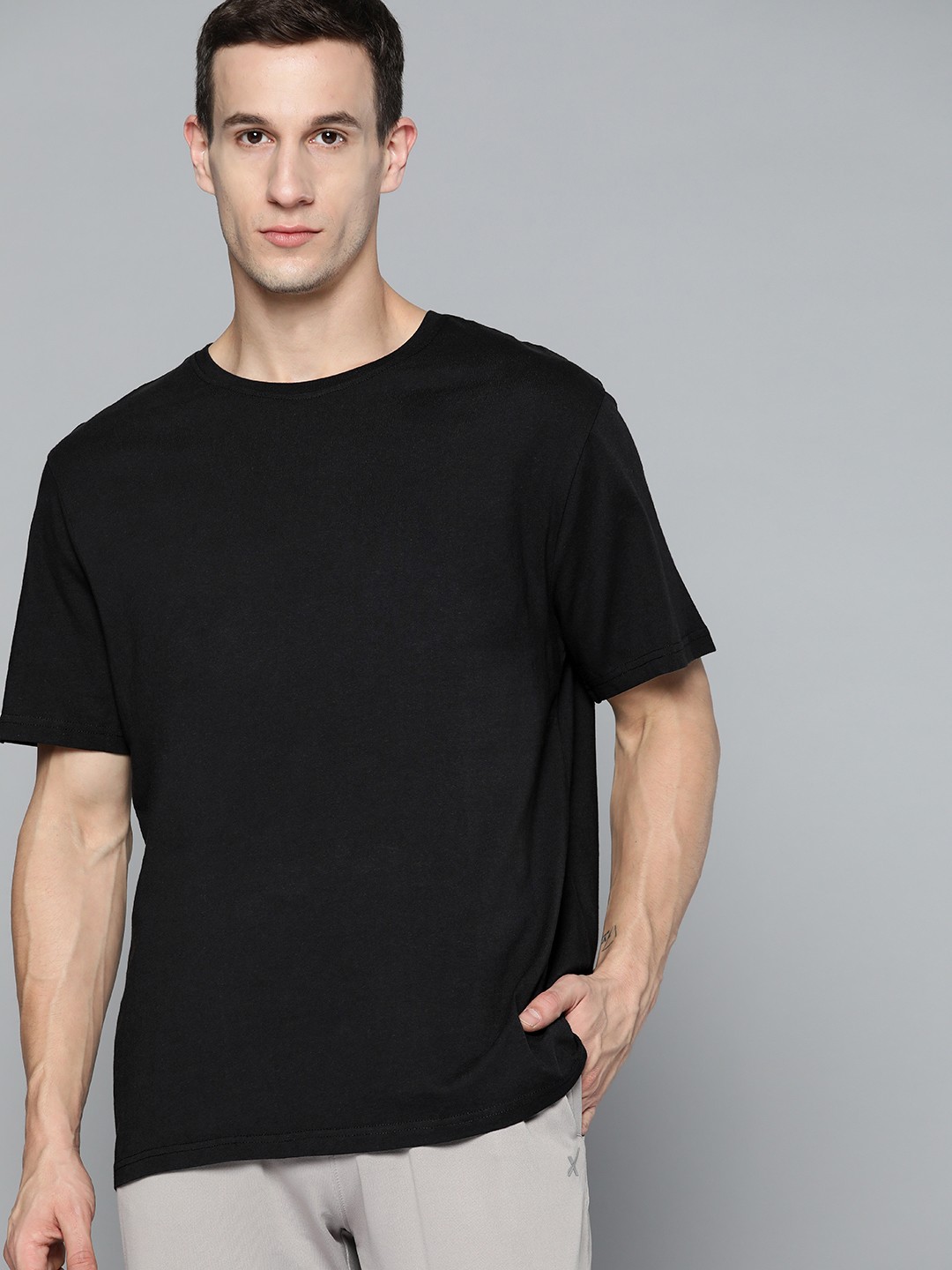 

HRX By Hrithik Roshan Lifestyle Men Jet Black Bio-Wash Brand Carrier Tshirts