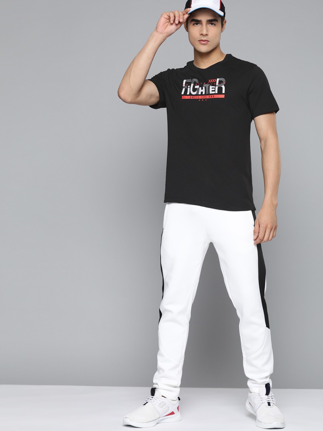 

HRX By Hrithik Roshan Lifestyle Men Jet Black Bio-Wash Typography Tshirts