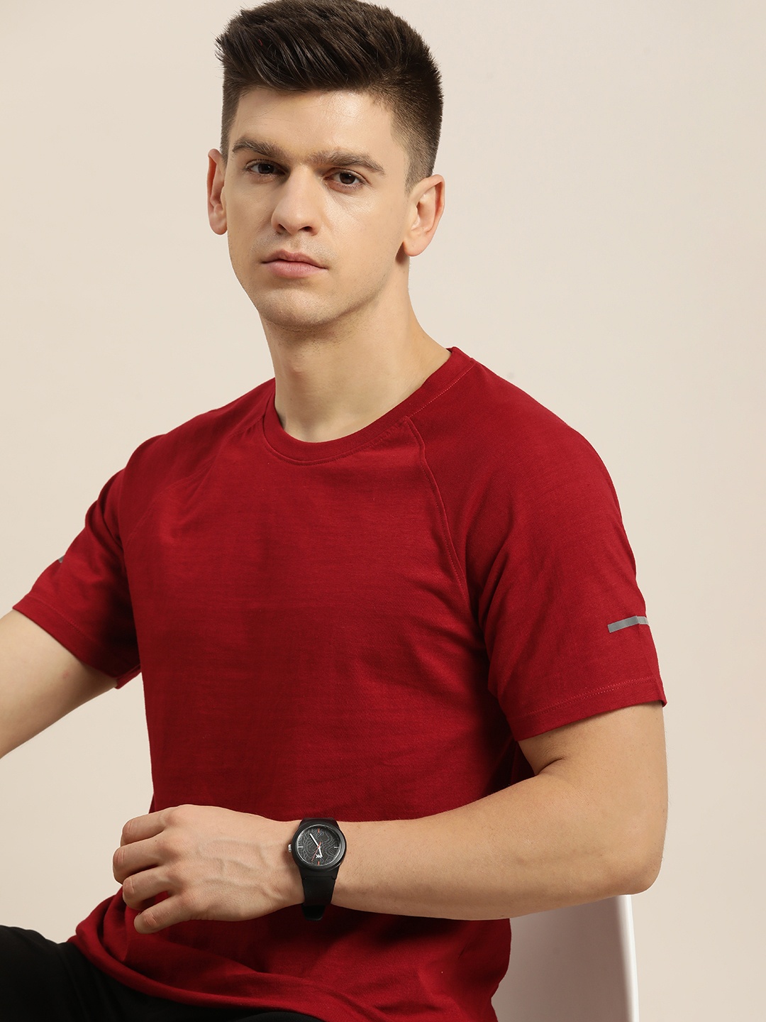 

Invictus Indoor Men Maroon Solid Pure Cotton T-shirt