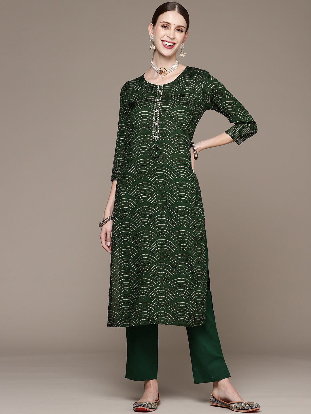 

Ishin Women Green Bandhani Printed Sequinned Kurta with Trousers
