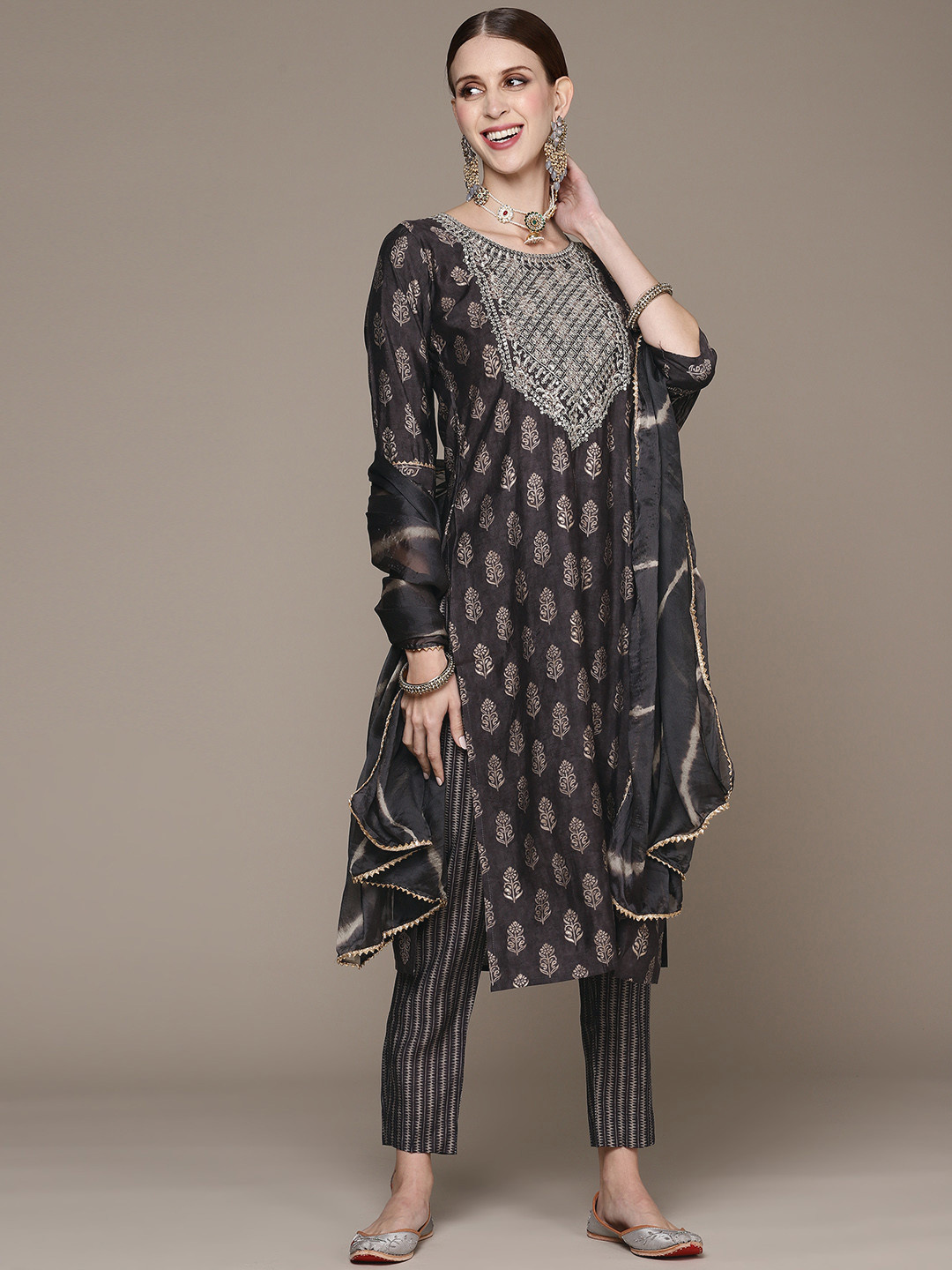 

Ishin Women Charcoal Grey Ethnic Motifs Printed Kurta with Trousers & Dupatta