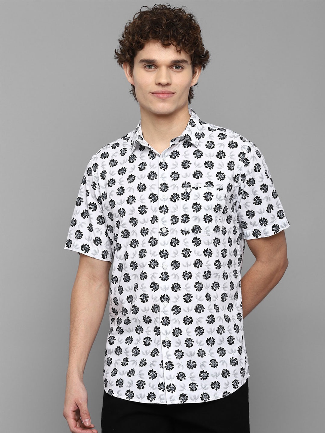

Allen Solly Men White Slim Fit Printed Casual Shirt