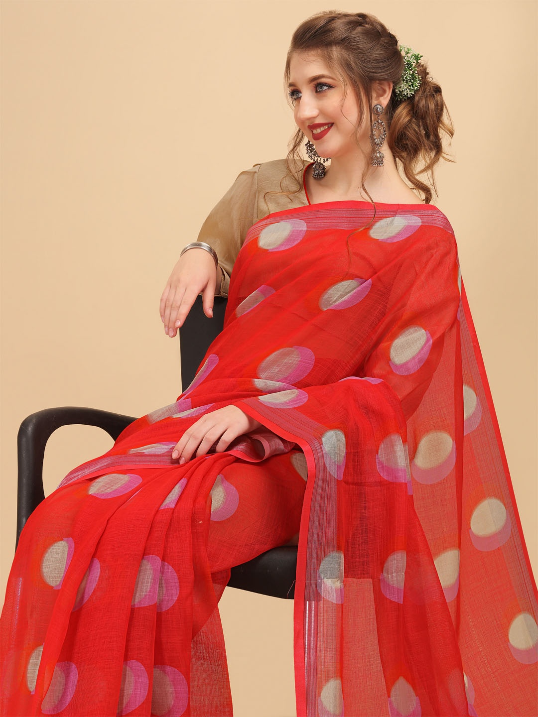 

Sangria Red & White Jaali Pure Linen Saree