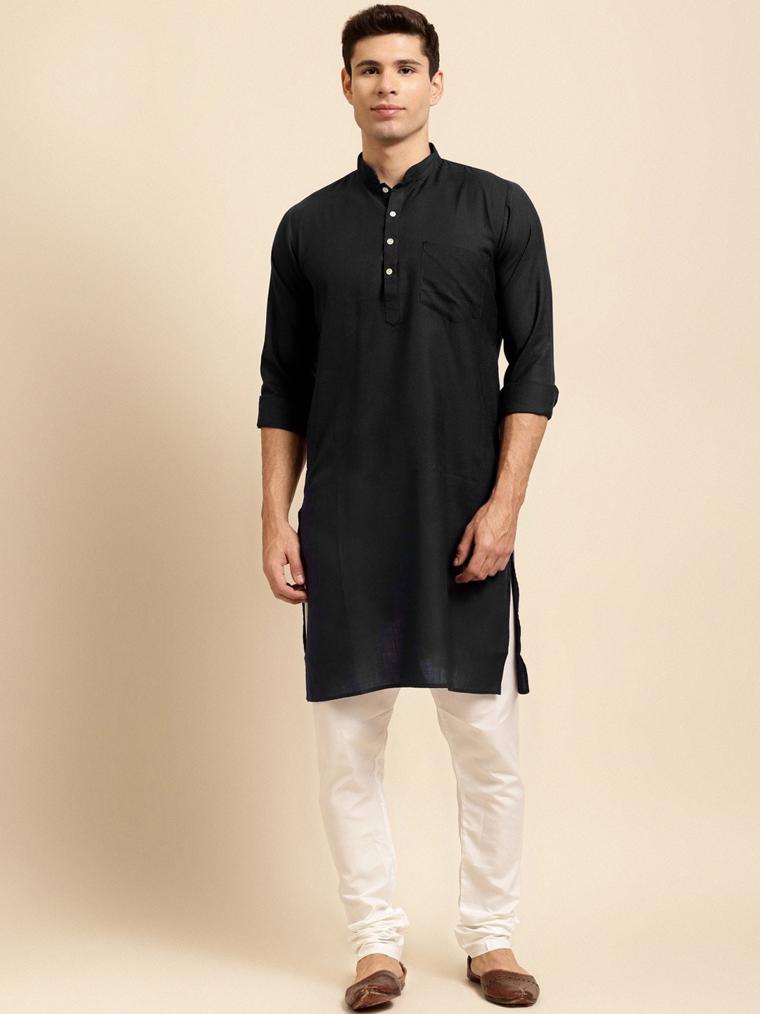 

RAJUBHAI HARGOVINDAS Men Black Solid Tussar Silk Cotton Straight Kurta