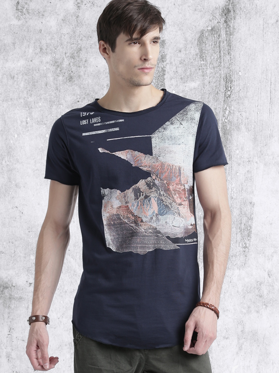 

Roadster Men Navy Blue Printed Round Neck T-shirt