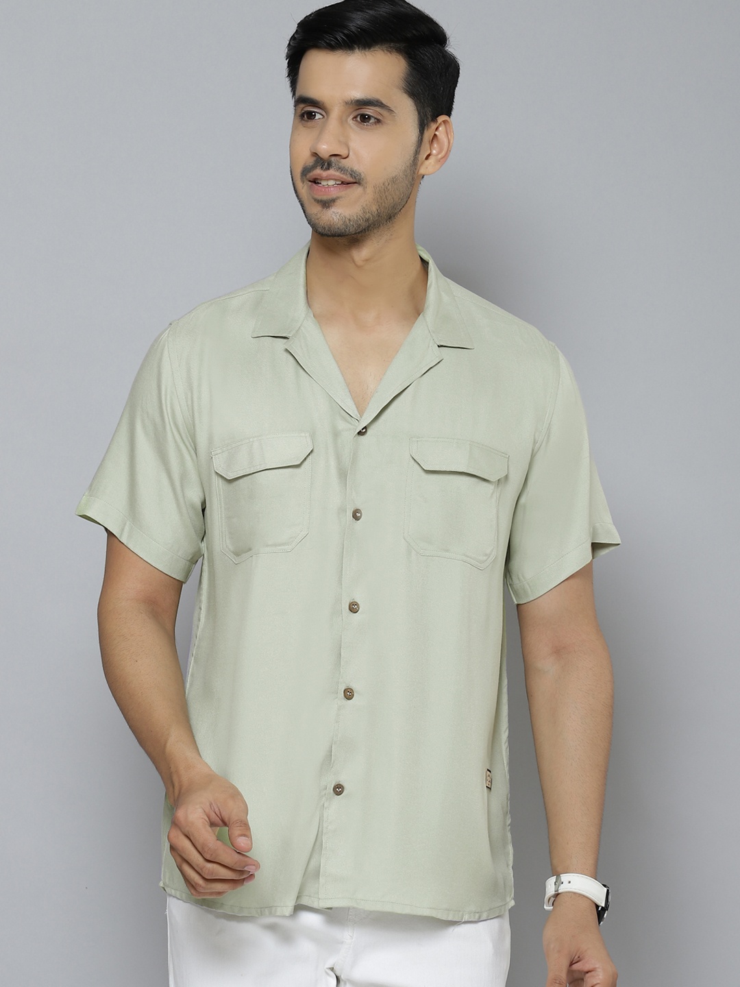 

DENNISON Men Olive Green Solid Smart Casual Shirt