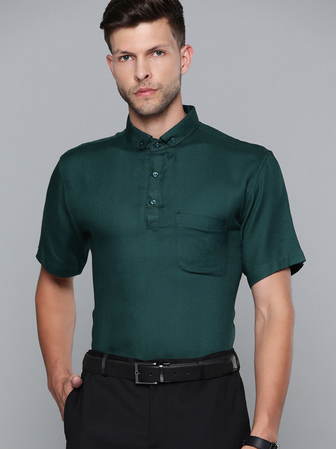 

DENNISON Men Green Smart Slim Fit Polo Shirt