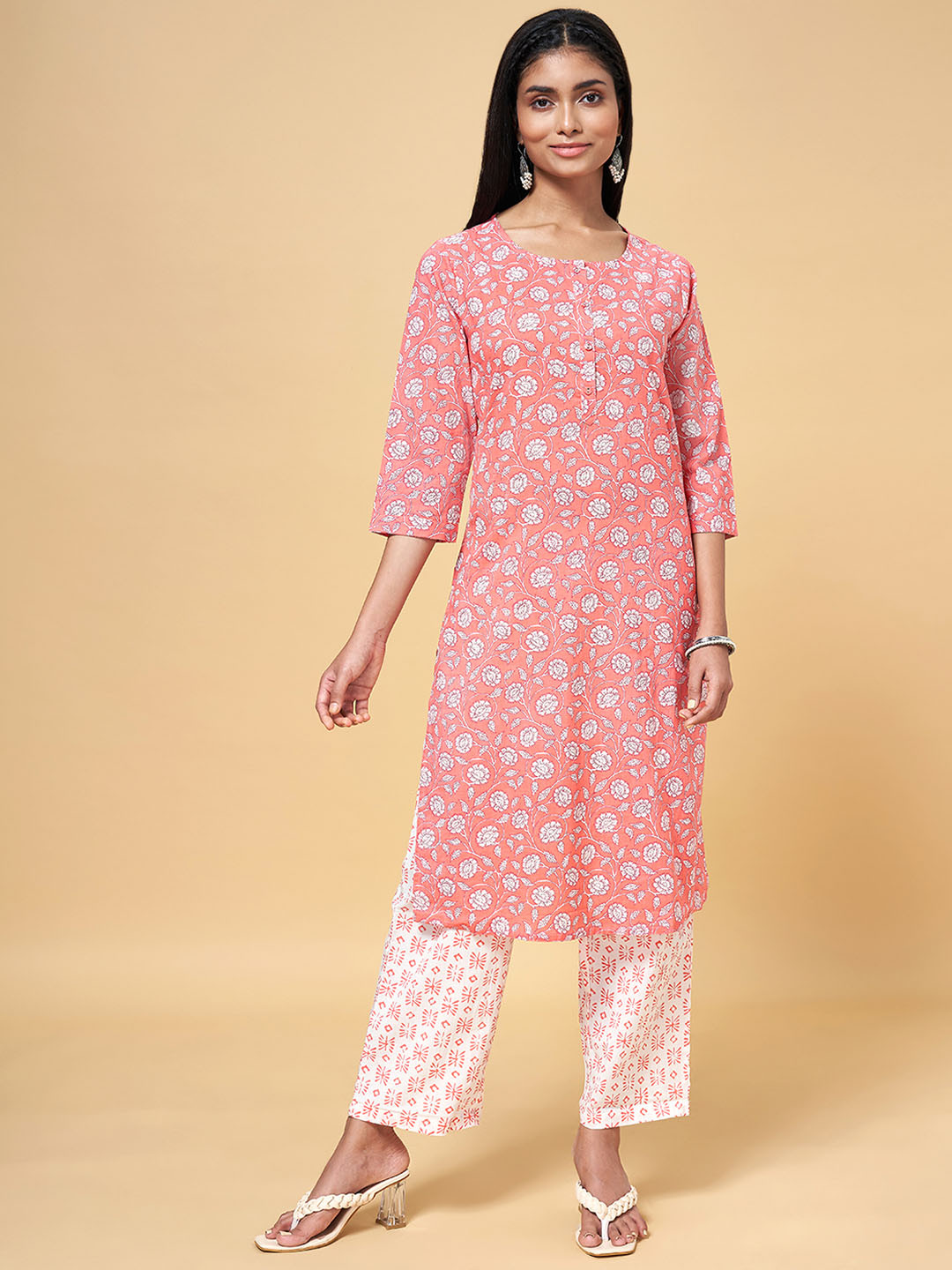 

RANGMANCH BY PANTALOONS Women Peach-Coloured & White Pure Cotton Kurta with Trousers