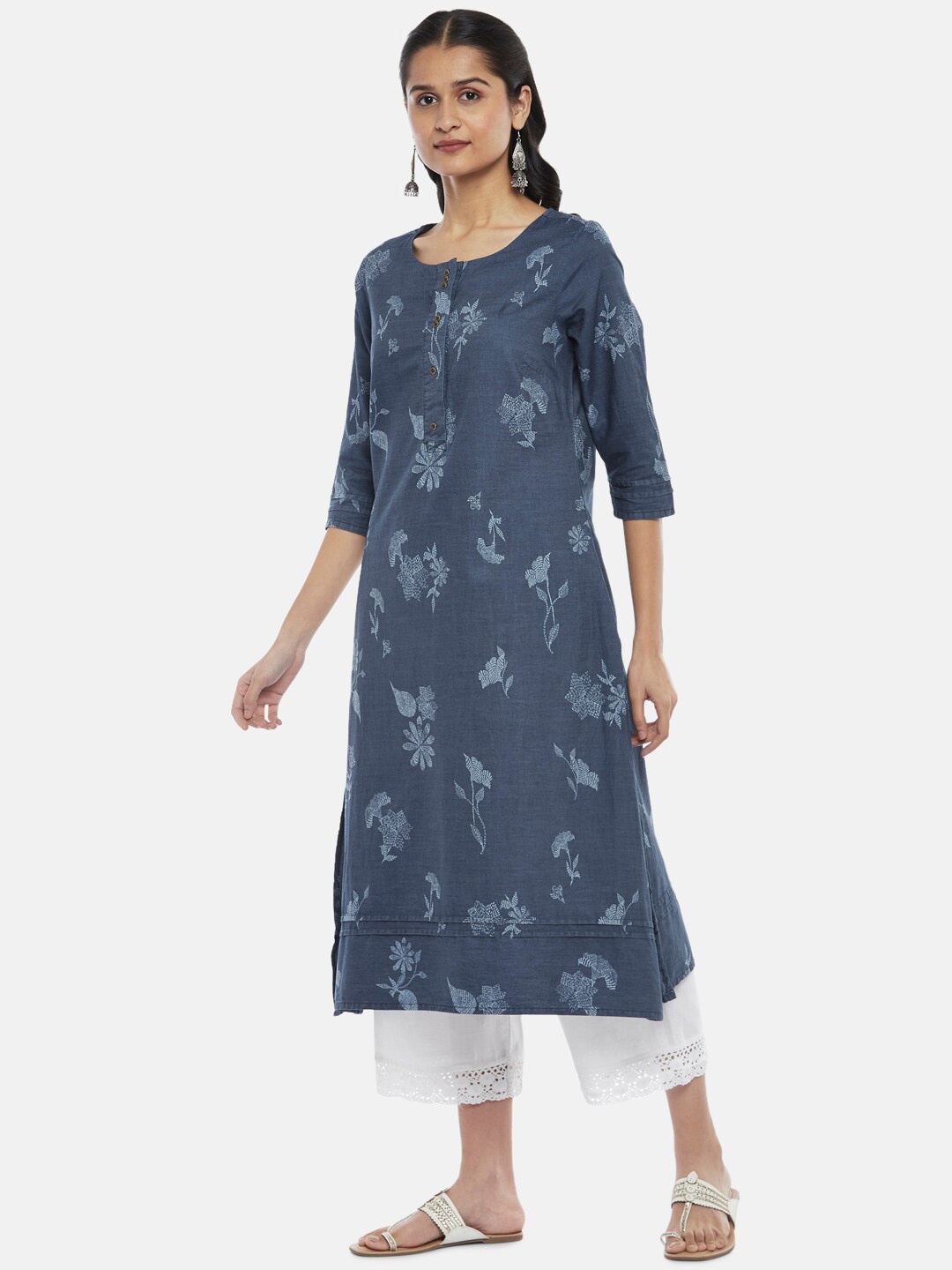 

RANGMANCH BY PANTALOONS Women Blue Floral Printed Thread Work Denim Kurta