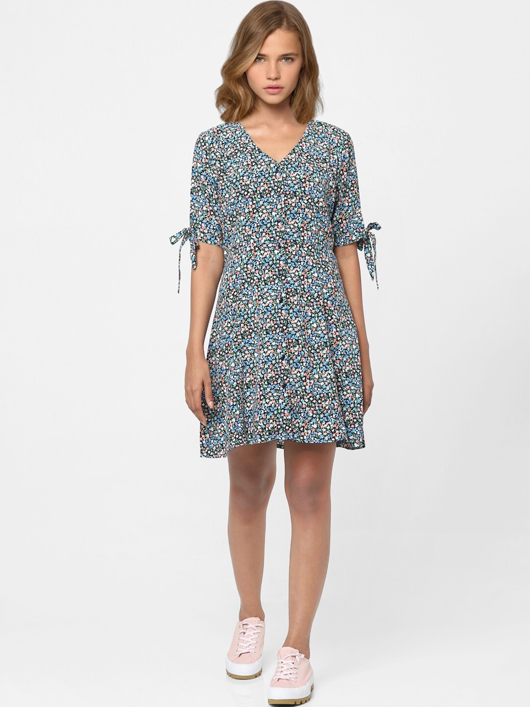 

ONLY Black & Blue Floral Printed A-Line Dress