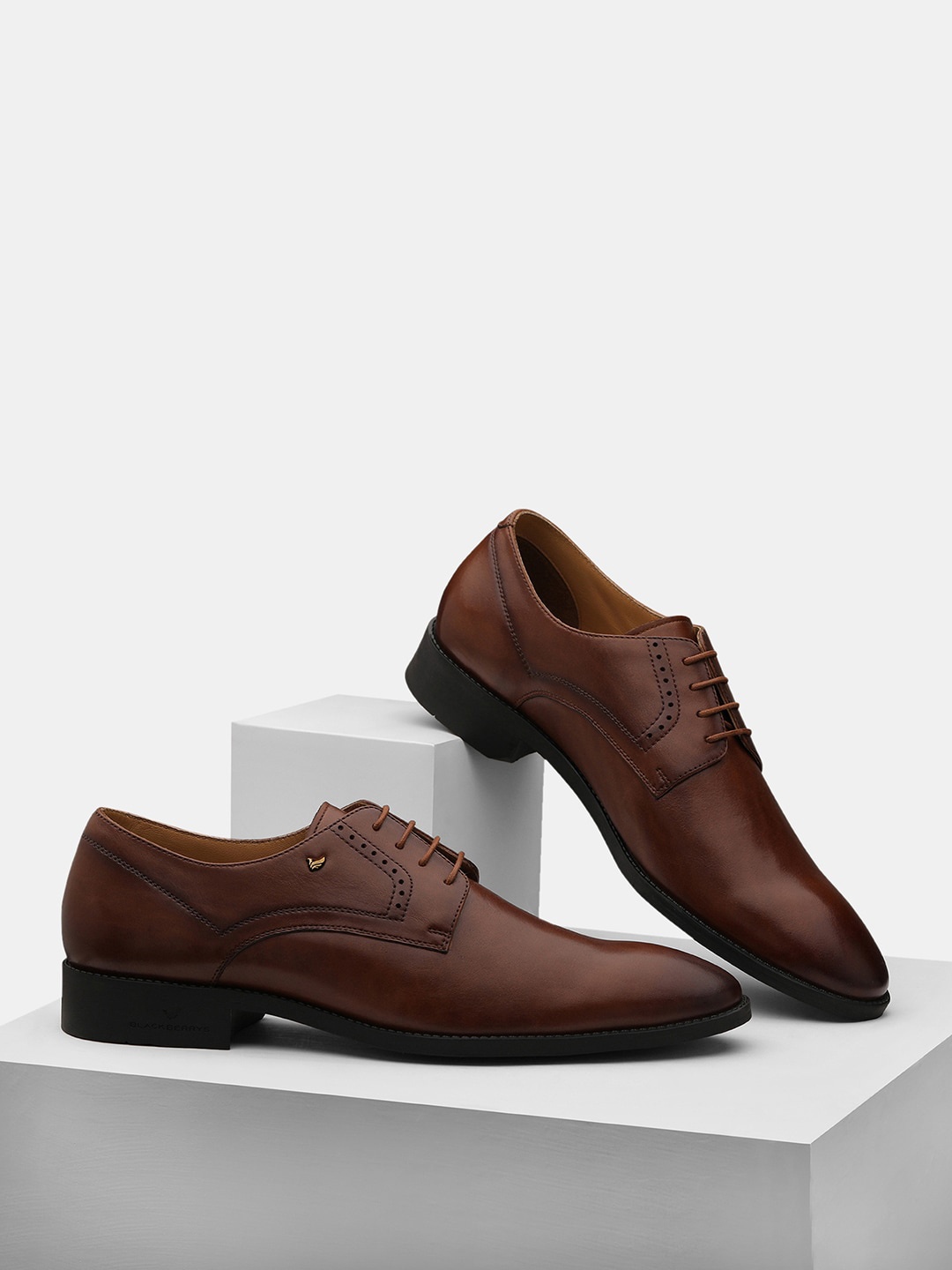 

Blackberrys Men Tan Brown Solid Formal Derbys