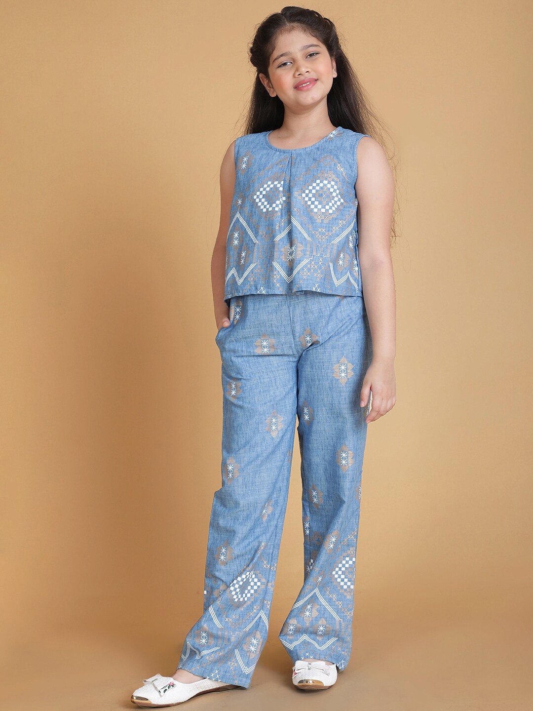 

titliyan Girls Blue & White Printed Basic Jumpsuit