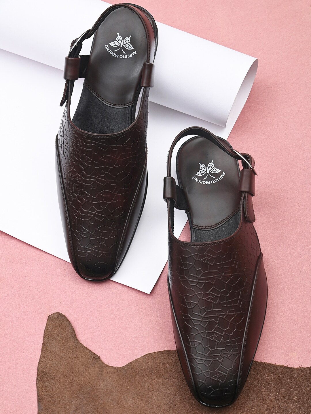 

ALBERTO MORENO Men Brown & Black Fisherman Sandals