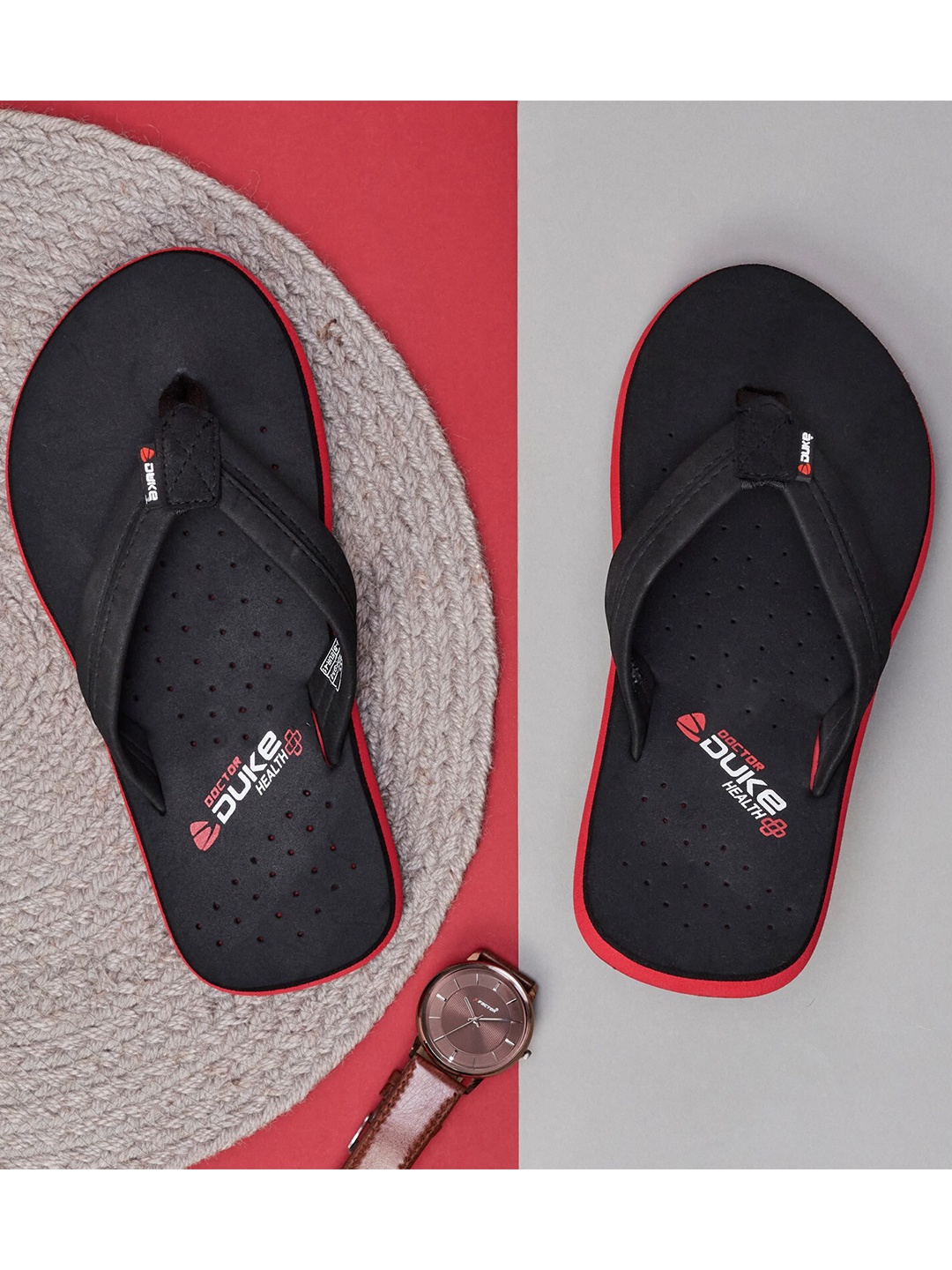 

Duke Men Black & Red Printed Rubber Slip-On