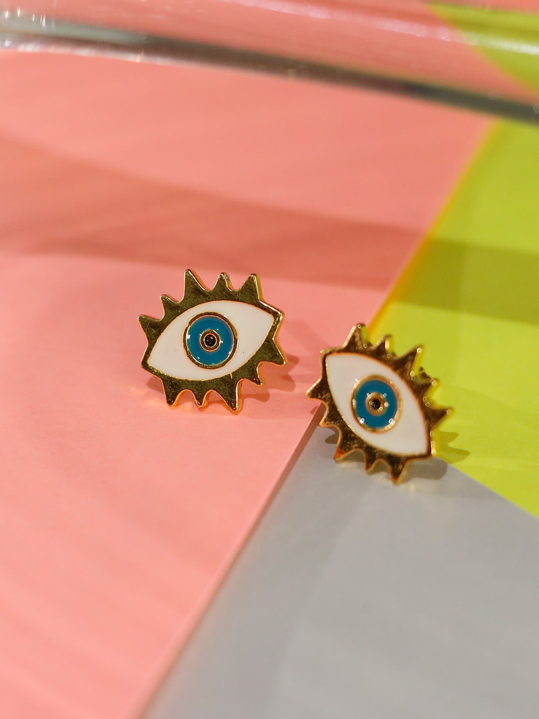 

Ishhaara Off White & Blue Quirky Studs Earrings