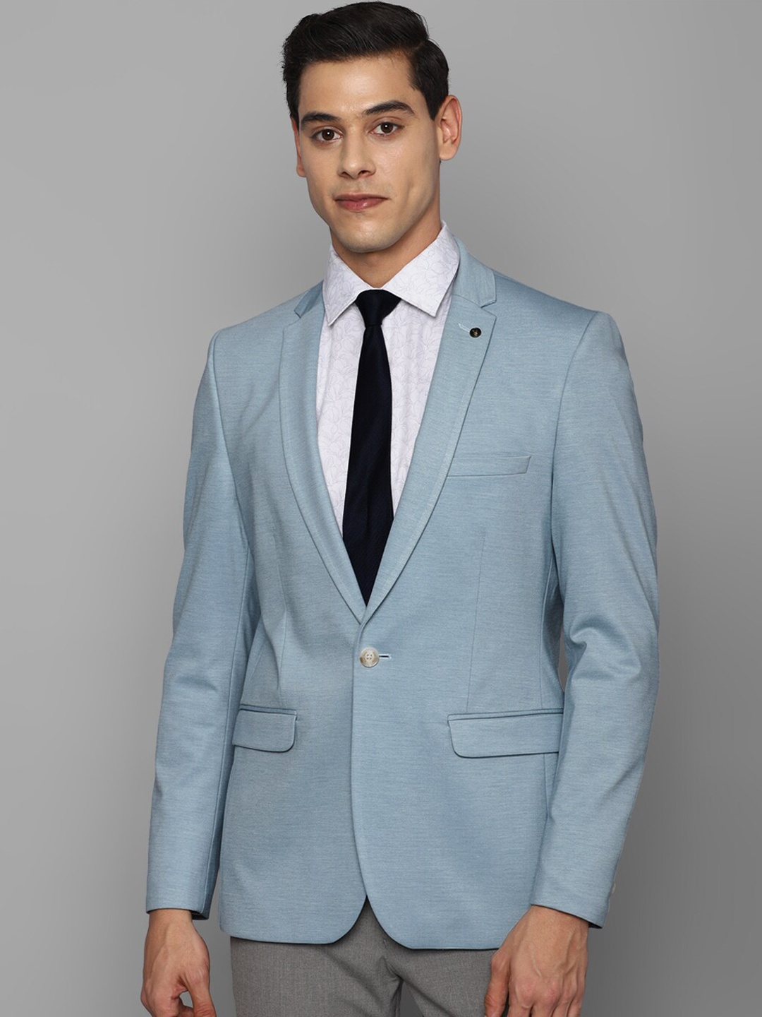 

Allen Solly Men Blue Solid Single Breasted Blazers