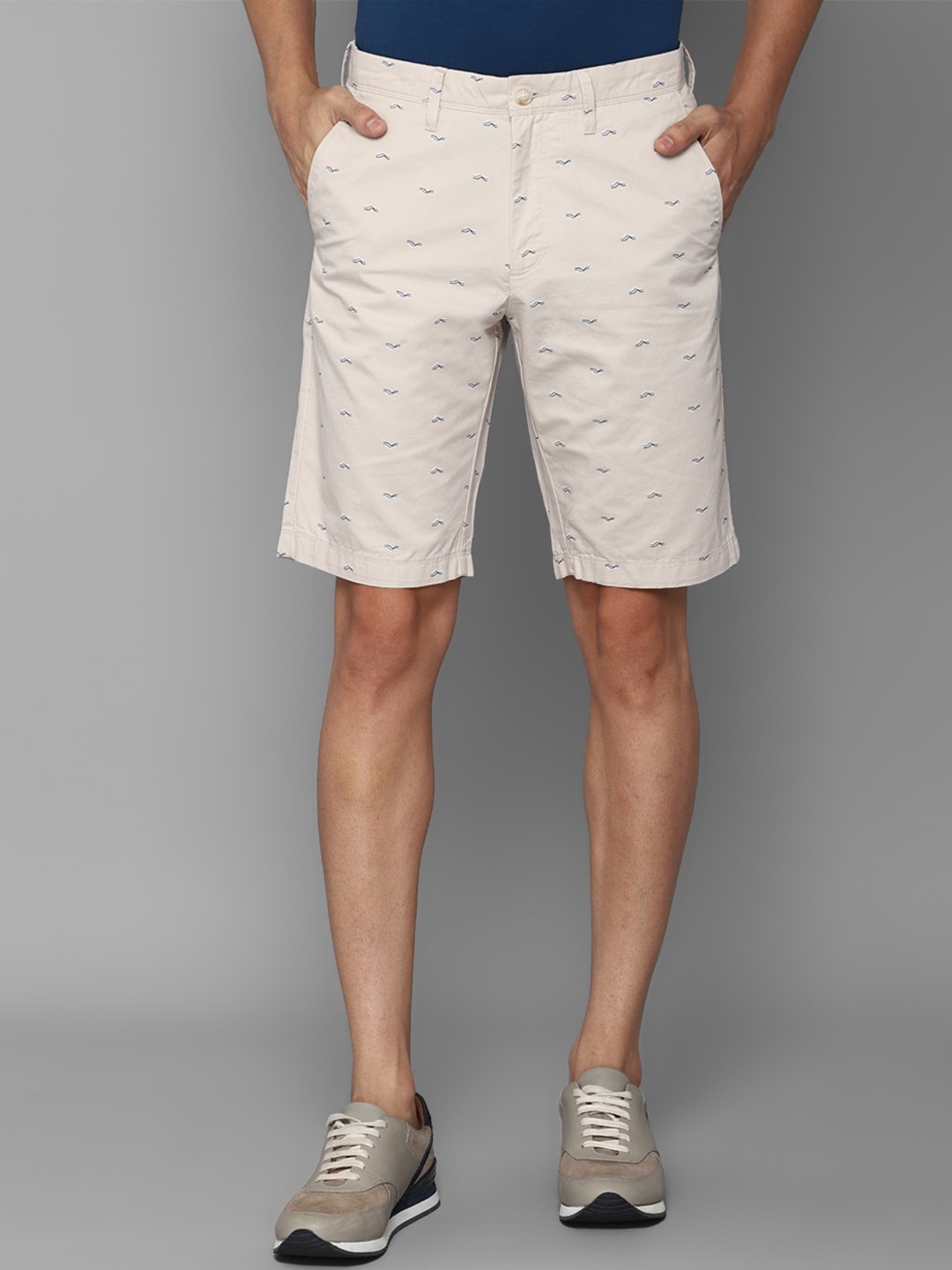 

Allen Solly Men Cream-Coloured Conversational Printed Slim Fit Pure Cotton Shorts
