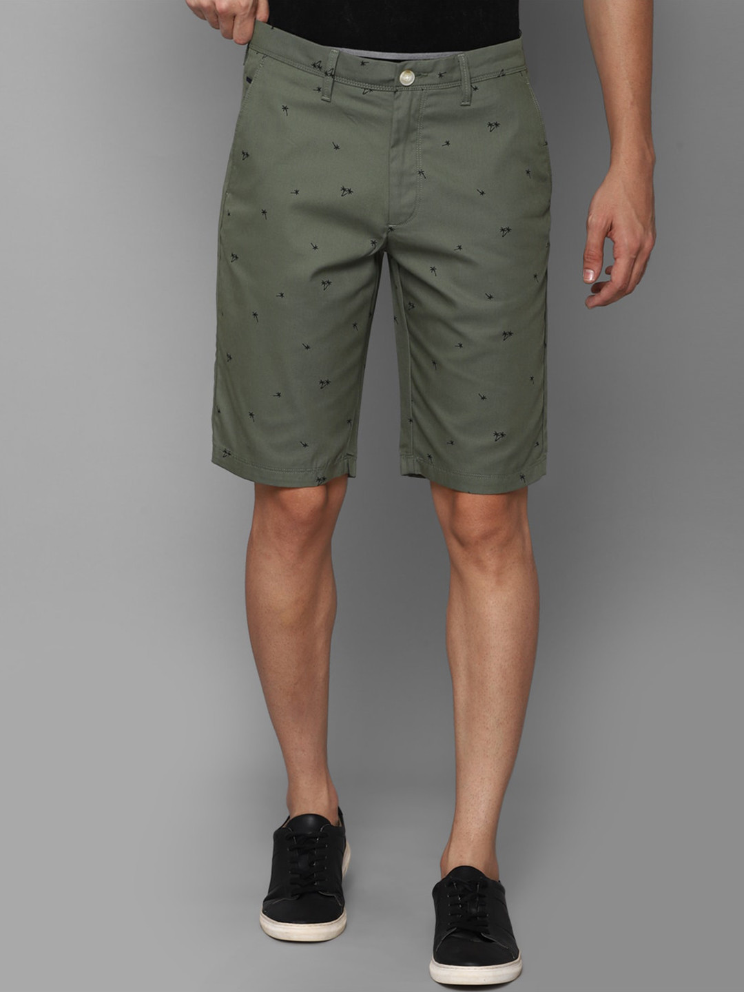 

Allen Solly Men Olive Green Printed Slim Fit Shorts