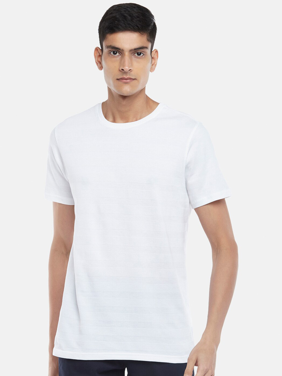 

BYFORD by Pantaloons Men White Slim Fit Outdoor T-shirt