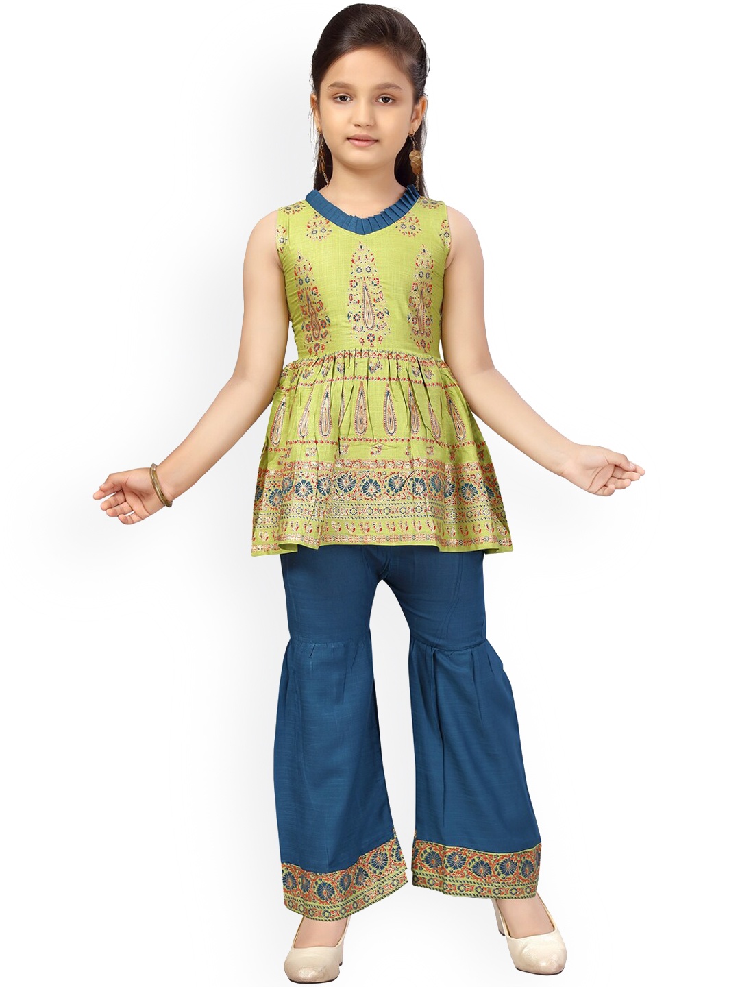 

Aarika Girls Green Printed Pleated Pure Cotton Kurta with Sharara