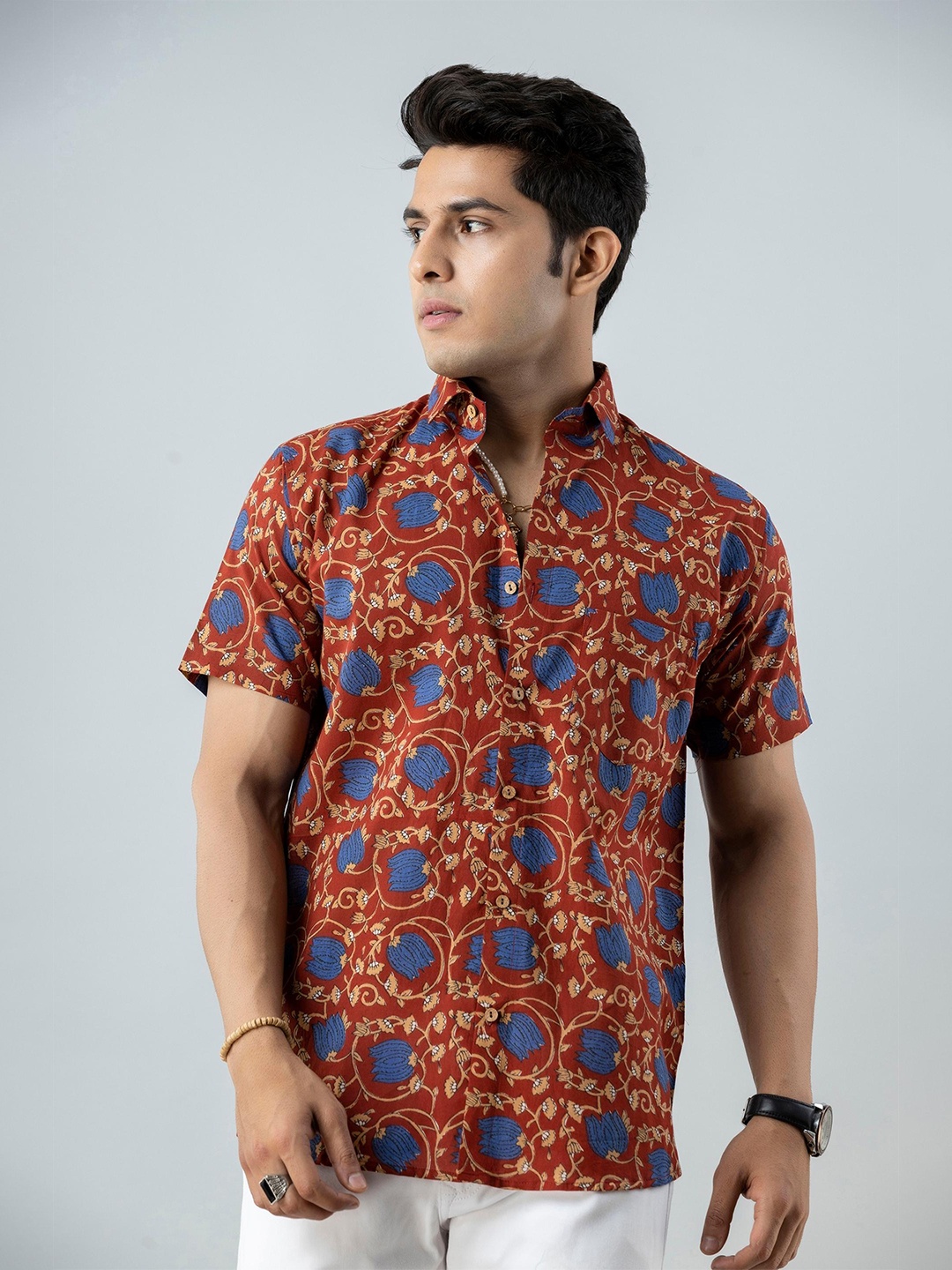 

Firangi Yarn Men Red & Blue Classic Floral Jaipuri Printed Pure Cotton Casual Shirt