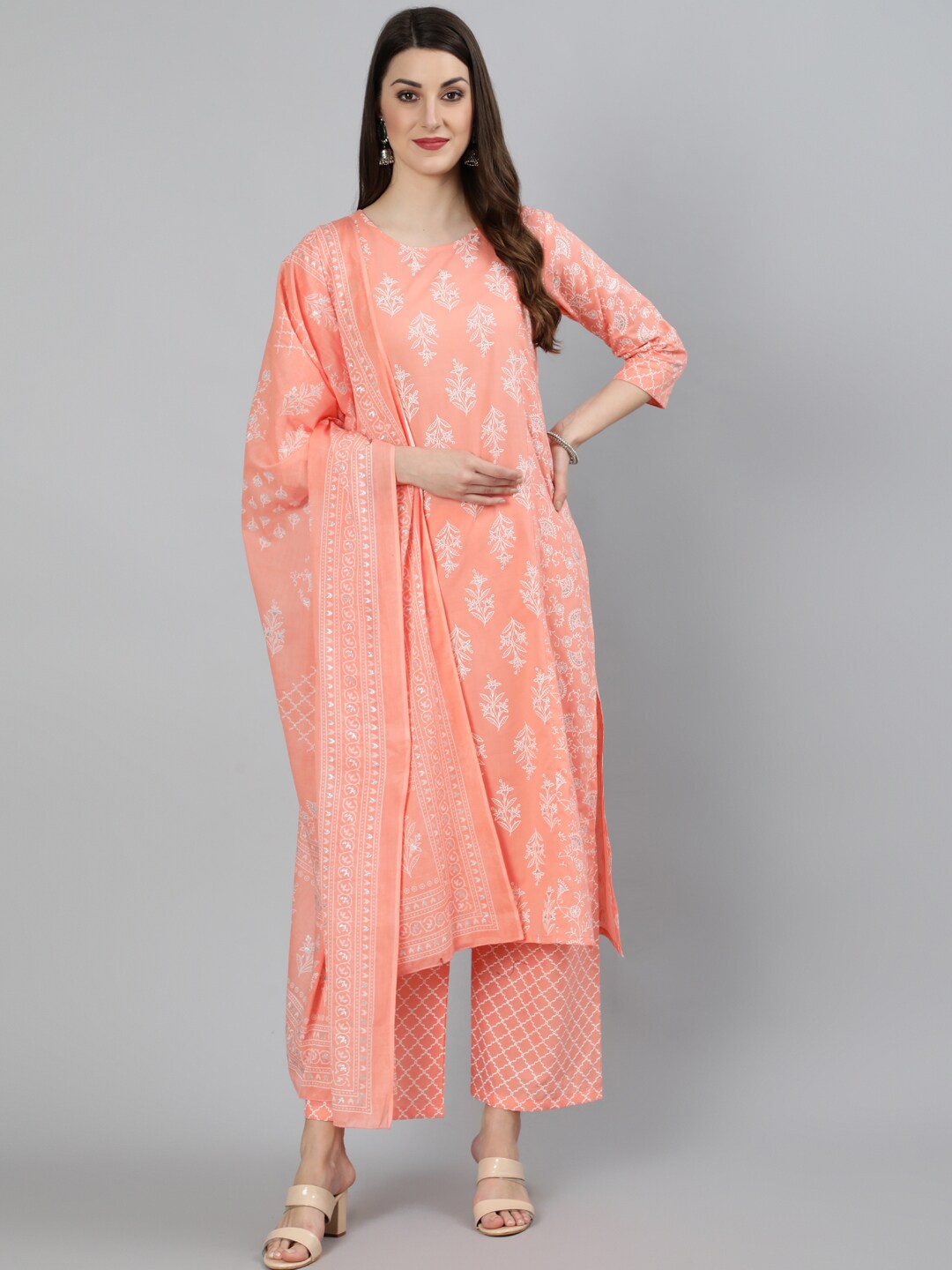 

Nayo Women Peach-Coloured Floral Printed Pure Cotton Kurta with Trousers & With Dupatta